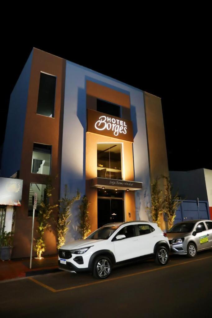 Hotel Borges Quirinopolis ภายนอก รูปภาพ